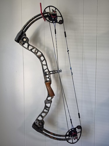 Mathews monster compound bow - mathews,
